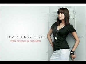 Sexy Song Hye-kyo Poses for Levi’s Lady Style