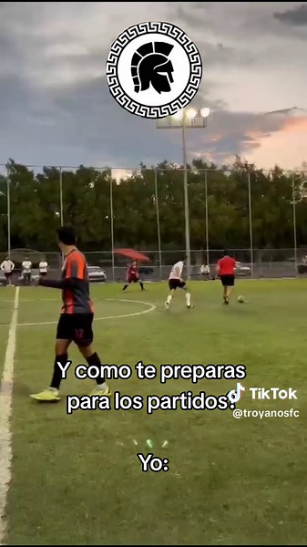 Cómo se inspiran los troyanos para el partido #mepongolatroyana #cr7#elbicho #crisriano Hola cómo estás soy Cristiniano Ronaldo #fyp