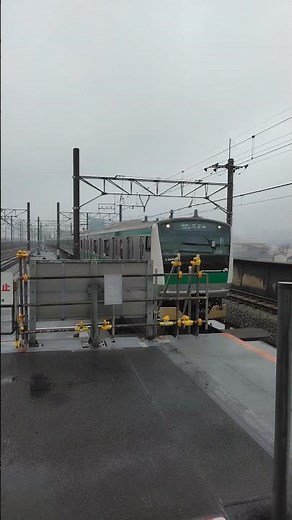 Arrival scene at Minami-Yono Station on the Saikyo Line