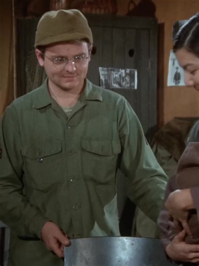 Best scene from M*A*S*H 4077 - Comedy of War 70-80s #MASH #mash4077 #4077 #War #WWI #oldwar #Comedy | Join us: https://www.facebook.com/groups/772465791028529 . | Mash 4077 - Best Of Best