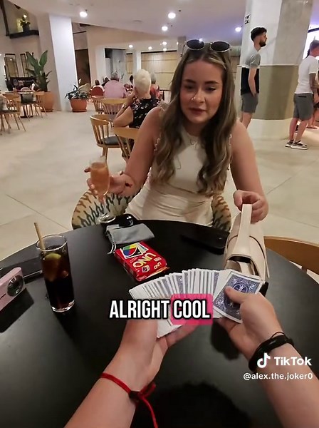 LINK in BIO to LEARN #cards #cardtrick #sleightofhand #sleightofhand #playingcards #magician #magic #cardmagic