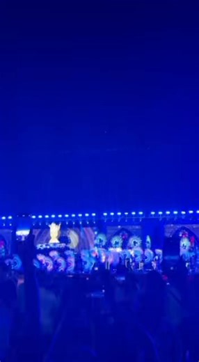 SINULOG 2026 GRAND PARADE CLOSES WITH A DAZZLING DISPLAY 🎇 The Sinulog 2026 Grand Parade came to a beautiful close as the night sky above Cebu City lit up with a breathtaking fireworks display. Families, friends, and visitors watched in awe, hearts full of joy and devotion, as the brilliant lights reflected the vibrant spirit, faith, and unity that define this beloved festival. Viva Pit Señor! For more Sinulog 2026 updates, visit: https://proudbisayabai.ph/sinulog-updates-2026/ #Sinulog2026ByPr