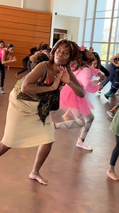 Anindo Marshall is back at “Dancing in the Light: Healing with the Arts” this Sunday, April 6th to offer her popular African dance class for FREE to the community. 💫✨FREE Community Classes✨Check-in: 10am-11am11AM: Anindo Marshall (African)12:15PM: Brandon O’Neal (Jazz)1:30PM: Kanec (Hip-Hop)📍Glendale High School1440 East Broadway, Glendale, CA🚗 FREE parkingAges 9 *ALL levels of movers welcome to attend. Register: https://shorturl.at/XTo3O�#DADA #Community #DunhamTechnique #AfricanDance #Commu