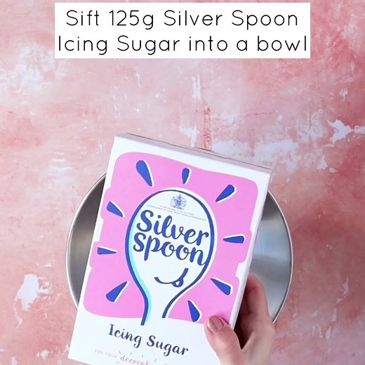 We’ve gone back to basics with our two ingredient glace icing recipe by Silver Spoon. The perfect consistency to finish off your delish cupcakes! Here's what you'll need: 125g Silver Spoon Icing Sugar 15ml Warm water https://www.bakingmad.com/recipes/glace-icing #icing #glace #glaceicing #icingtechniques | Silver Spoon
