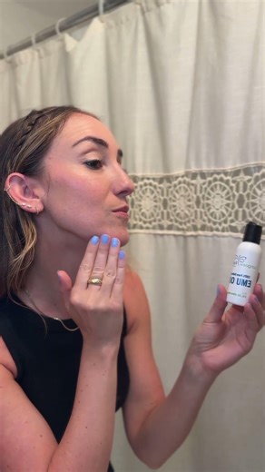 🌿 Discover the Magic of Emu Oil! ✨✨ Nature’s Ultimate Skin Soothe ✨ #emuoil #longviewfarms #acne