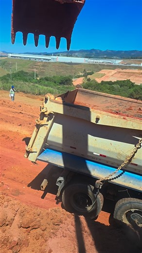 1.4K views · 359 reactions | #fyy #escavator #viral | Tuka Souto | Facebook