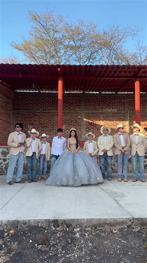 Who had the best dance moves 😛 . . #fyp #quinceañera #chambelanes #trend #funny