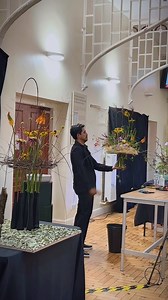 8.3K views · 371 reactions | Don’t you love when your spiral bouquet stands by itself no matter which shape or size it is? For me is my favorite moment when I create a hand tied! A little memory of my visit to the UK sharing with all the florists from this beautiful country. | Leopoldo Gomez Floral Design | Facebook