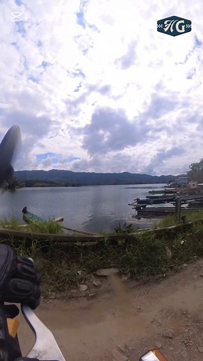 Embalse de Urrá en tierra alta Córdoba, un lugar lleno de historias no tan agradables , pero con paisajes increíbles que hay que conocer. #aventurasenmoto #viajandoporcolombia #rutasenmoto #vivelaaventura | happygeorge.co
