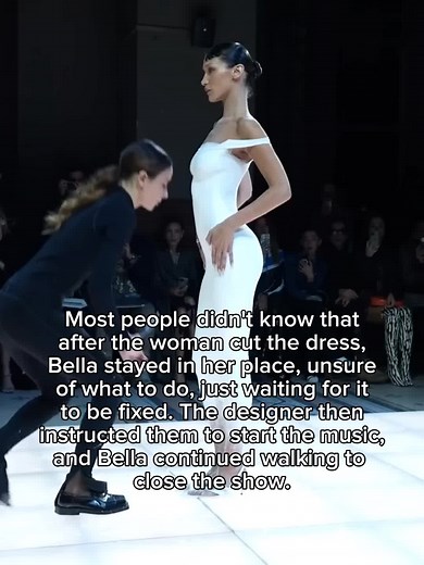 Bella Hadid closing for #Coperni SS'23 | ⭐ Love fashion? 🗞️ Subscribe now to FRONT ROW Newsletter 🔗 Link in Bio & stories (Community of 100,000 ) ✨ Runway, Fashion, Beauty & Beyond 🔥 Join the exclusive fashion insider's club #catwalk #runway #bellahadid #supermodels #supermodel #fashion #fashionshow #models #model #modeling #iconic #modelwalking