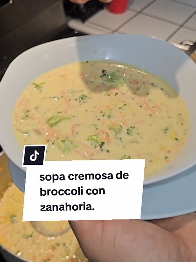 Receta de la sopa de broccoli con zanahoria a mi estilo acompañenme a cocinar y comer con mucho sonido asmr. #recetas #sopadebrocoli #sopas #sopascremosas #asmr