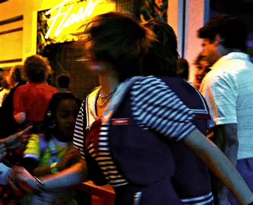 aaaaand missing my cool fun gay aunt recently || #ROBIN #robinbuckley #mayahawke #strangerthings #gif