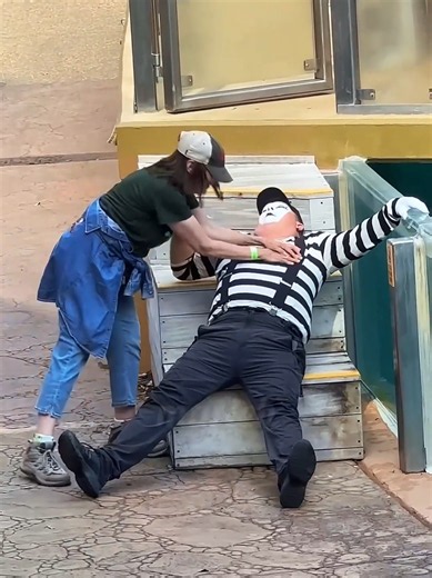 Tom the Mime Love ❤️ — TomTheSeaWorldMime Performance