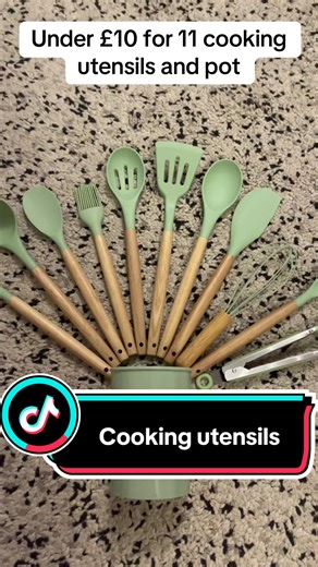 Naomi Wilkinson -Author on TikTok