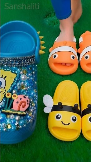 Super cool big sandals with Spongebob 👀😃sandals for her feet🐝💛 #slippers #fashion trends #love