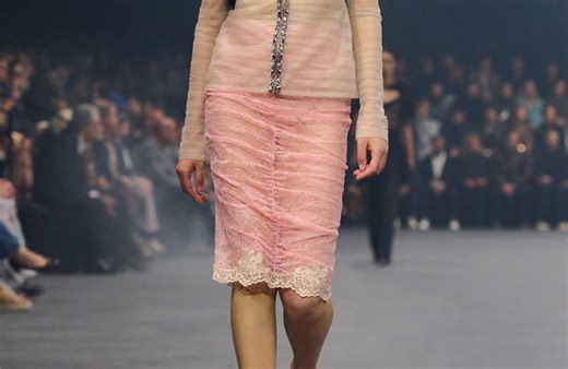 La slip skirt détrône la slip dress : voici comment adopter la jupe la plus chic du printemps