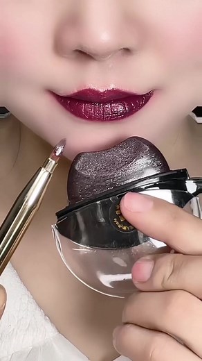 Lipstick Tutorial, Lips Hacks #lipstick #makeup #shorts #shorts #makeup #lipstick #viral #usa_tiktok #USA #viralvideo #foryoupage #unfreezemyaccount #lipcolourchallenge