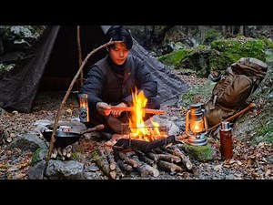 Relaxing Solo Camp with Beautiful Stream & Campfire (Japanese Forest)
