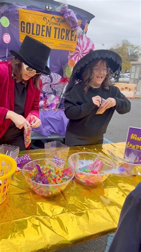 Elizabeth Public Library “Trunk or treat 2025” #Halloween #halloweenvibes #halloween2025 #halloweenfun #halloweendecor | Noriko Tenepre