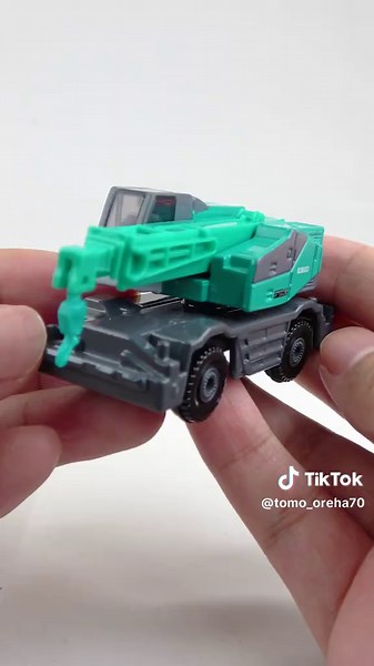 歴代「クレーン車」5台開封！赤箱通常トミカのオールテレーン、かに、ラフテレーンなど 2012/02 37 日野デュトロ クレーン付きトラック 2011/07 73 コペルコ オールテレーンクレーン パンサーX 250 2007/08 63 前田製作所 かにクレーン 2004/07 73 タダノ ラフテレーンクレーン CREVO 600 1987/11 43 日産 ディーゼルクレーン車