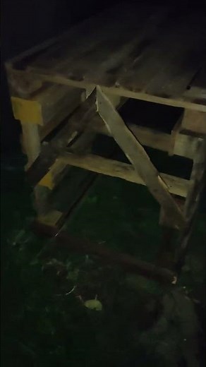 DIY Heavy-Duty Workbench from Pallets 🛠️ Strong & Easy Build