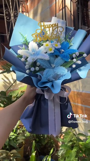 Handmade Flowers: Crafting Fuzzy Wire Bouquets