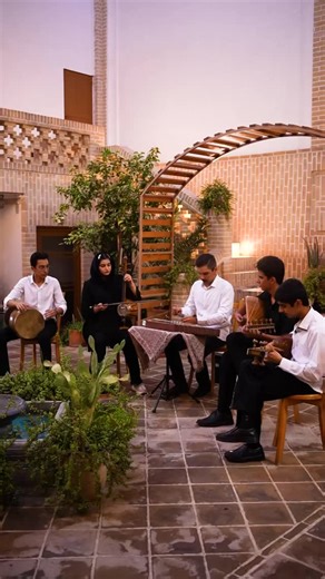 ‎آکادمی موسیقی دلشدگان‎ on Instagram‎: "⁨ ⁨ هنر ماندگار و شنیدنیِ بچه های دلشدگان😍 نام قطعه: چهارمضراب بیداد اثر استاد پرویز مشکاتیان نوازندگان: حافظ محمدزاده حسام رمضانی مریم جلالی شهریار عمواوبایی علی نجابت ‌ ضبط، میکس و مستر: رامین علیپور تنظیم: مجید خلیق ‌ ‌‌باتشکر از بوتیک هتل «سرای معمار» بابت همکاری در ضبط این قطعه🙏🏻 ‪‪@memarhotel‬‬ #دلشدگان #آموزشگاه_موسیقی #کاشان #کاشانیها #کاشانگردی #پرویزمشکاتیان⁩⁩"‎