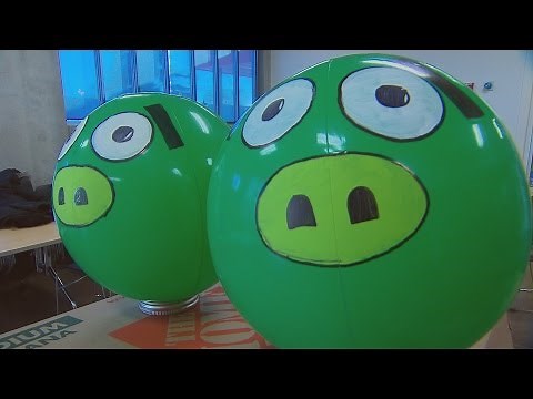 Angry Birds Teach Engineering Exploration at Metro Deaf School with the University of St. Thomas