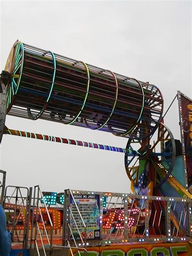 POV: Estás en el lugar con más adrenalina de todo Lima. 🎡🔥 ¿Te atreves a subirte al Space Loop o te da miedo? 💀 Ciudad Mágica en Agua Dulce está activada. ¡Etiqueta a tu amigo el que siempre dice que no tiene miedo pero termina gritando en la Tagada! 😂👇 #CiudadMagica #AguaDulce #Chorrillos #Lima #PlanesEnLima #Adrenalina #Tagada #SpaceLoop #Feria #Verano2026 #GamingPeru