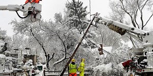 Winter storm power outage guide: Must-have items to stay safe and warm