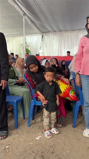 Prosesi pernikahan adat jawa dengan iringan lagu hadroh