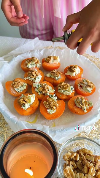 Apricot and Blue Cheese Appetizer Recipe