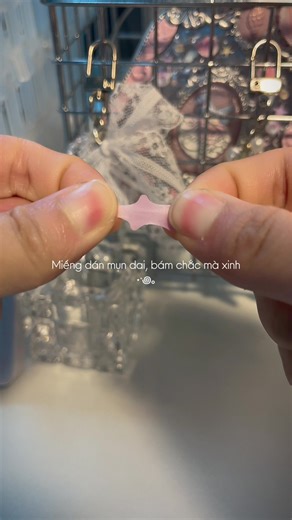 Miếng dán mụn không chỉ xinh mà còn bám chắc💕💕💕 #miengdanmun #miengdanmunngoisao #skincare #goclamdep #xh