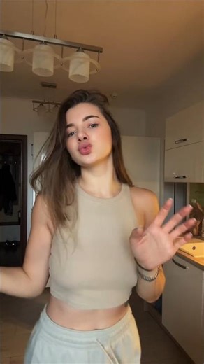 Трек в описании видео 👇 #remix #ремикс #клубнаямузыка #музыкавмашину #dance #music #музыка #mix