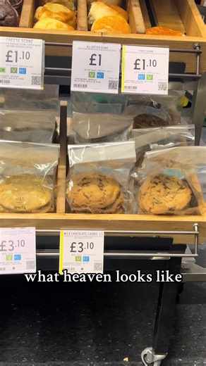 Top Tier White Chocolate Mint Cookies From M&S