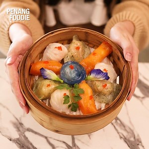 This Dim Sum spot in Penang is where you go for halal Cantonese bite-size delicacies😋 Small businesses were badly impacted by COVID-19 but watch how Cherlyn sustain her business with delivery services like GrabFood. Malaysians, jom support and order from Local Heroes like Canning Dim Sum Express on GrabFood today! [Halal] | Penang Foodie