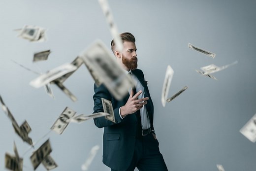 Do Real Estate Agents Get Paid Hourly? (Rates For 2023)