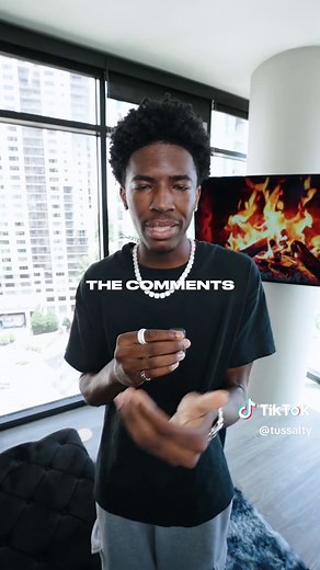 The world’s first 49” OLED gaming monitor, the @SamsungUS Odyssey OLED G9! 240Hz refresh rate, 0.03ms (GtG) response time. 49” all the way to 27” the quality is unreal. #tech #samsung #monitor #samsungmonitor #technology #techreview #techwear #gamingsetup #setup #gamersetup #review #tussalty