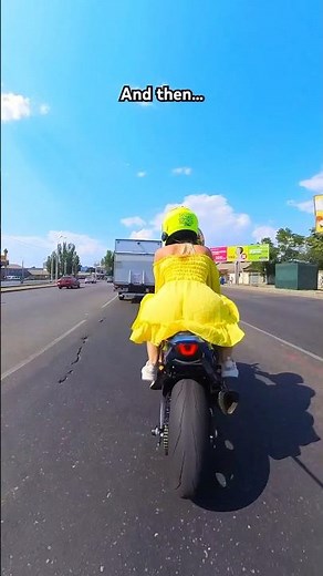 She didn’t notice her dress RIDE UP 😅 Thought she tucked it in perfectly 😂 #bikelover #motovlog