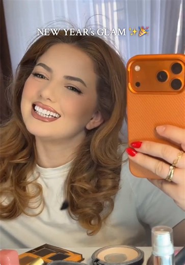 Festoni Naten e Vitit të Ri me Shëndet dhe Dashuri