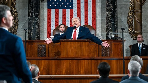 Trump chides Democrats after Elizabeth Warren applauds retirement plan access announcement