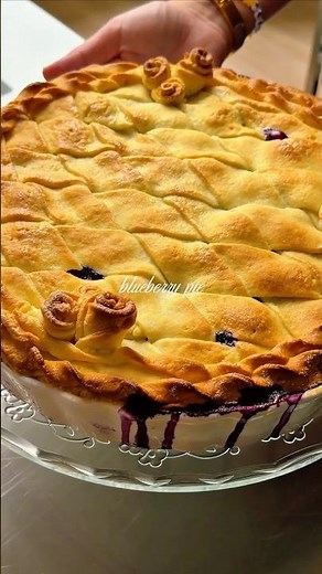 This Blueberry Pie Looks Hard… But It’s Actually Super Easy! #homebaker #pie #pies