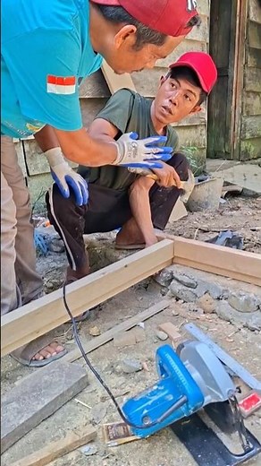 Senior explains to junior how to assemble a door frame easily #woodworking #carpentry #construction