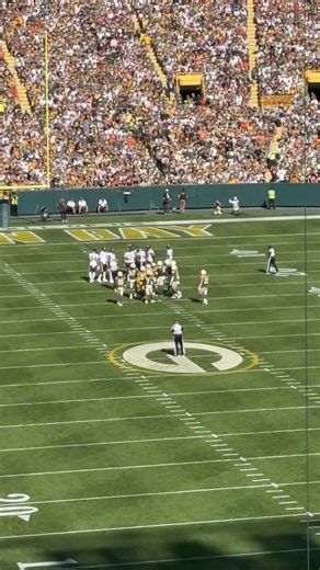 Went to sportsballs today (Howard Dean made a surprise appearance 😅) #greenbaypackers #nfl #football #lambeaufield #wisconsin