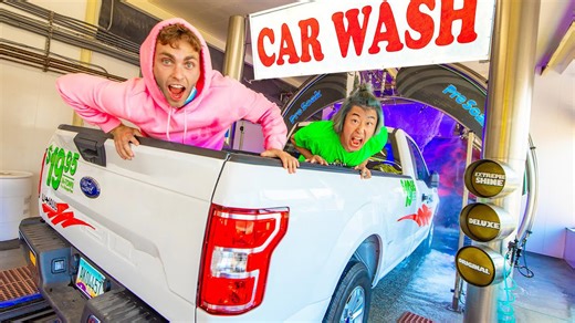 DRIVING MY FRIENDS THRU A CAR WASH PRANK!! (Gone Wrong)