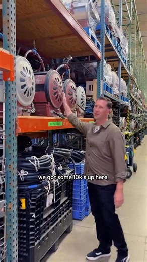 Tour the Warner Bros. Studios Burbank Lighting Department with Chris Carroll 💡 From classic incandescent fixtures to cutting-edge HMI, LED, and moving lighting technology, our team delivers full-service lighting solutions for every scale of production. From @wbsburbank ▼ Used Hashtag #UsedCineGear and tag us Usedcinegear to be featured! ▼▼ —————— #WBStudios #WarnerBros #FilmStudios #BehindTheScenes #SetLighting @追蹤者 @頭號粉絲 Usedcinegear Group | Usedcinegear