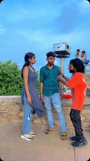 Dinesh don on Instagram: "Santosh Teri girlfriend Se mujhe Pyaar Ho Gaya#mujhe Pyaar Karti Hai#dinesh😜don😜"