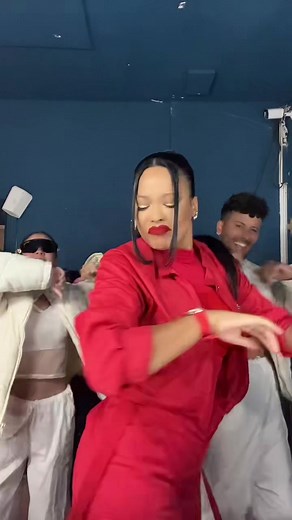 Imitações Hilárias de Rihanna: Os Melhores Memes