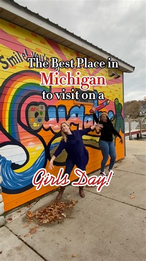 Saugatuck is made for slowing down, catching up, & turning an ordinary day into a really good memory 💕 If you’re planning a girls day in the Saugatuck area or looking for an easy spring-through-fall itinerary, this one is absolutely worth saving: 🍽️ Waterfront lunch at The BARge… enjoy relaxed vibes, boats cruising by, & one of the best places to linger. ☕ Afternoon pick-me-up at Uncommon Coffee Roasters… cozy, locally loved, & the perfect reset 🍷 Wine tasting in nearby Fennville stops like F
