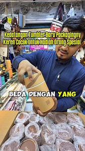 Masya Allah! Kedatangan tumbler baru lagi packagingnya keren cocok untuk hadiah orang spesial, jemaah yang cari tumbler bagus dan bungkusnya juga keren rapi, mungkin bingung mau ngasih apa buat orang spesial seperti atasan agar sering di pake sehari-hari dan selalu di ingat, tambler ini jawaban solusinya karena juga di bungkus serapi mungkin bukan sekedar di dalam kartun, dan cari membersihkannya setelah di cuci bisa lebih detail yang tidak di temukan pada tambler lain. Jika jemaah cari yang vir